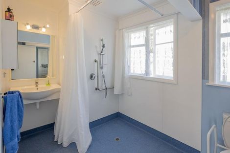 Photo of property in 94 Bartholomew Road, Levin, 5510