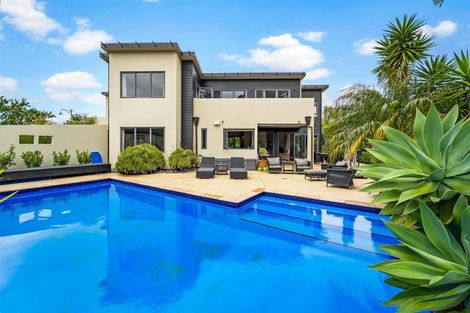 Photo of property in 32 English Oak Drive, Schnapper Rock, Auckland, 0632