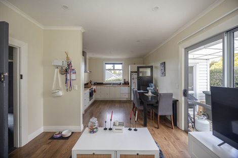 Photo of property in 64 Perth Street, South Hill, Oamaru, 9400