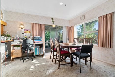 Photo of property in 1 Freshney Place, Hillpark, Auckland, 2102