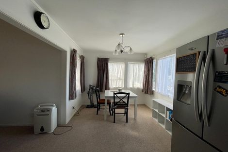 Photo of property in 2/8 Rickards Place, New Lynn, Auckland, 0600