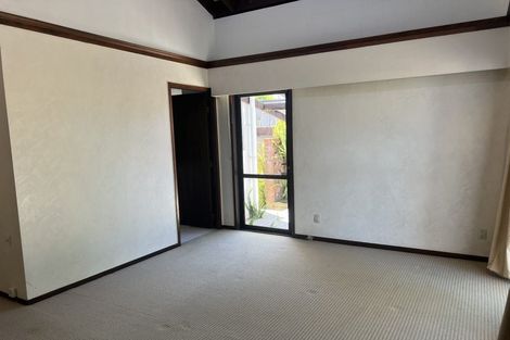 Photo of property in 96 Becroft Drive, Forrest Hill, Auckland, 0620