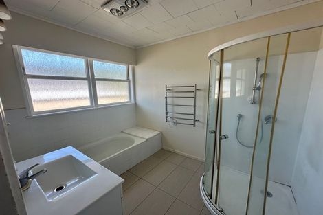 Photo of property in 7 Freshney Place, Hillpark, Auckland, 2102