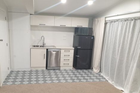 Photo of property in 14 Collingwood Road, Waiuku, 2123