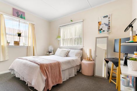 Photo of property in 13 Taikata Road, Te Atatu Peninsula, Auckland, 0610
