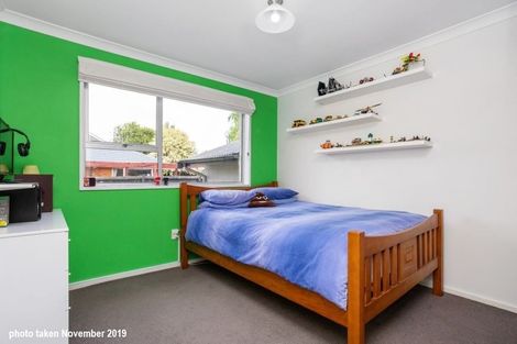 Photo of property in 25 Ambleside Drive, Burnside, Christchurch, 8053