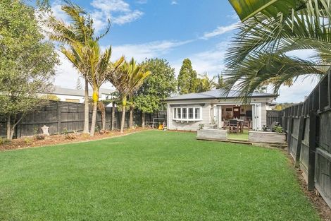 Photo of property in 4078a Great North Road, Glen Eden, Auckland, 0602