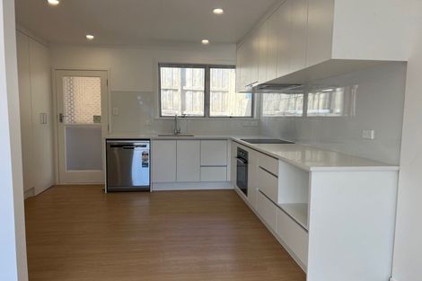 Photo of property in 1369a-1369b Dominion Extension, Mount Roskill, Auckland, 1041