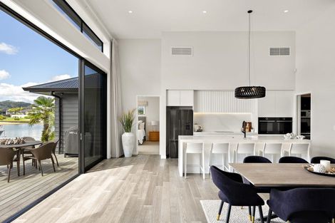 Photo of property in 13 Awatea Drive, Whitianga, 3510