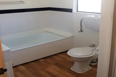 Photo of property in 98a Maupuia Road, Maupuia, Wellington, 6022