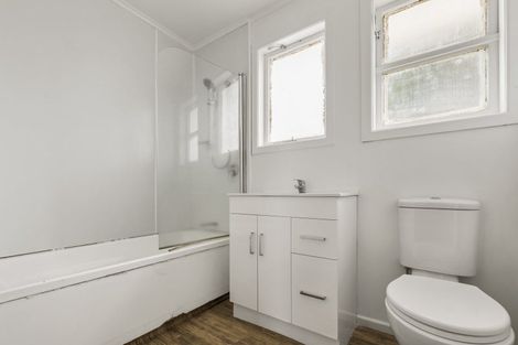 Photo of property in 15 Ross Road, Western Heights, Rotorua, 3015