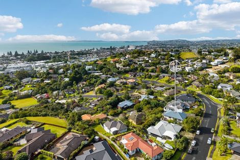Photo of property in 30 Roberta Crescent, Orewa, 0931