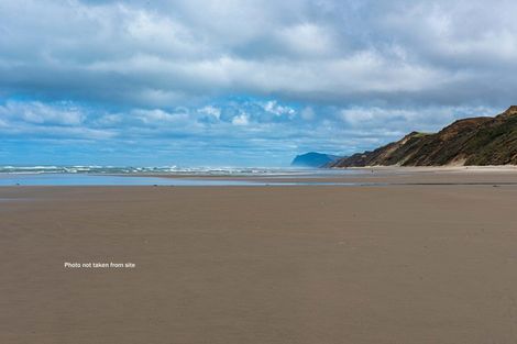 Photo of property in 6 Tua Tua Place, Baylys Beach, Dargaville, 0377