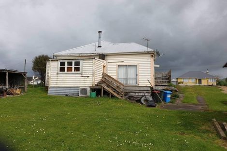 Photo of property in 16 Derby Street, Eltham, 4322