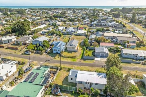 Photo of property in 3 Ruanui Street, Himatangi Beach, Foxton, 4891
