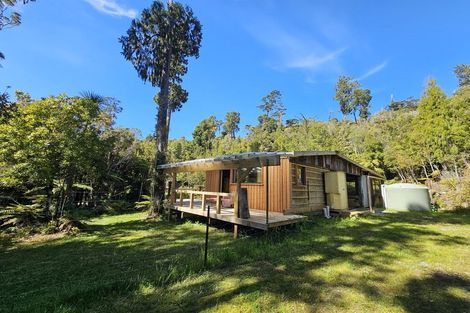 Photo of property in 215 Clifton Road, Kaiata, Greymouth, 7805