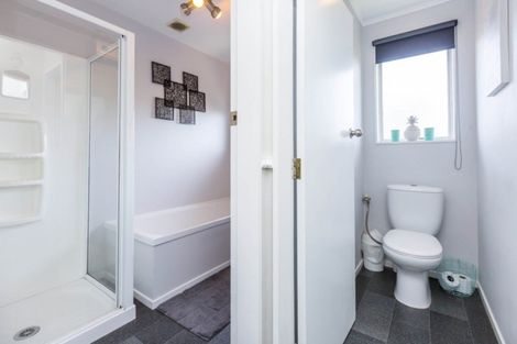 Photo of property in 16 Omaha Grove, Totara Park, Upper Hutt, 5018