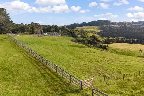 Photo of property in 1223 Old North Road, Helensville, 0875