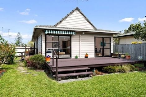 Photo of property in 2/13 Ocean View Road, Hillcrest, Auckland, 0627
