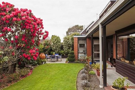 Photo of property in 43 Camberwell Place, Avonhead, Christchurch, 8042