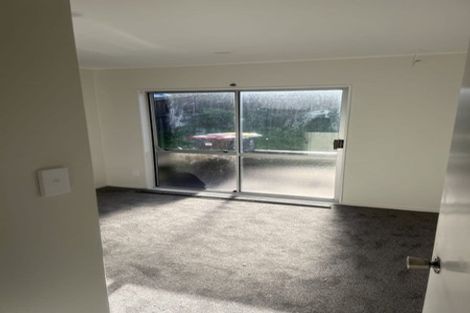 Photo of property in 26 Waimumu Road, Massey, Auckland, 0614