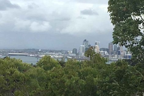 Photo of property in 5 Makepiece Place, Chatswood, Auckland, 0626