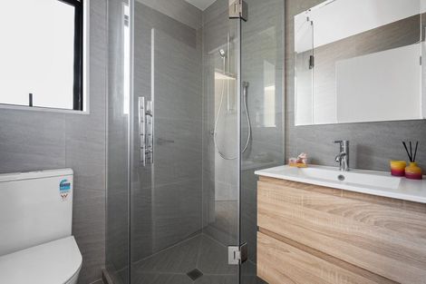 Photo of property in 11/20 Seabrook Avenue, New Lynn, Auckland, 0600