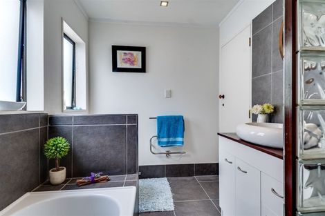 Photo of property in 2/10 Nicholas Street, Taradale, Napier, 4112