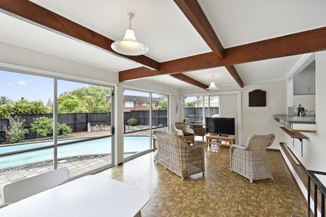 Photo of property in 18 Freshney Place, Hillpark, Auckland, 2102