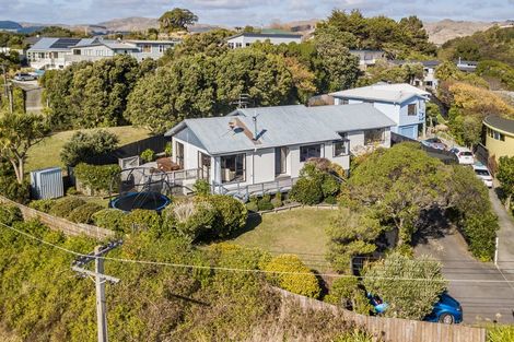 Photo of property in 54 Kahu Road, Paremata, Porirua, 5024