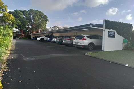 Photo of property in 2/198 Hurstmere Road, Takapuna, Auckland, 0622