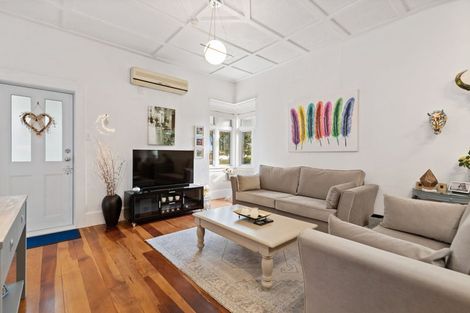 Photo of property in 10 Stanley Avenue, Te Aroha, 3320