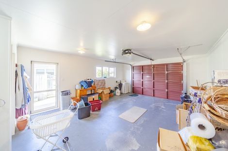 Photo of property in 8 Belgrove Place, Waipukurau, 4200