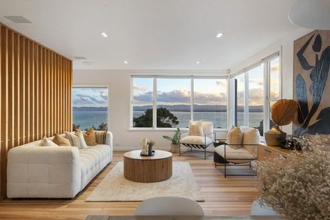 Photo of property in 1/106 Island Bay Road, Beach Haven, Auckland, 0626