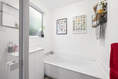 Photo of property in 16b Govind Grove, Ngaio, Wellington, 6035