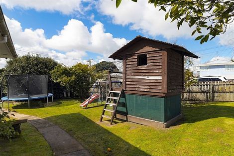 Photo of property in 25 Mclennan Road, Mount Wellington, Auckland, 1062