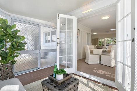 Photo of property in 2/8 Pierce Road, Milford, Auckland, 0620