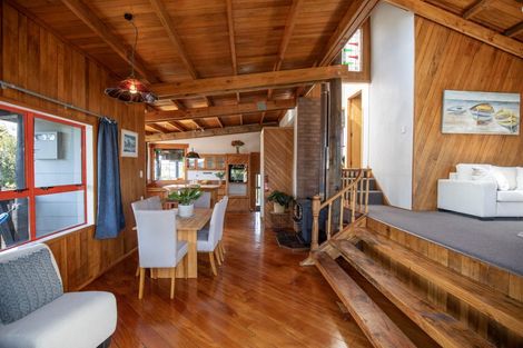 Photo of property in 1 Bay View Road, Raglan, 3225