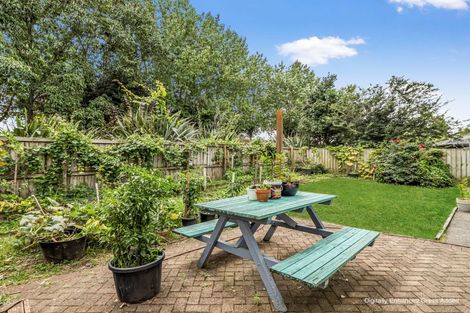 Photo of property in 92 Riverton Drive, Randwick Park, Auckland, 2105