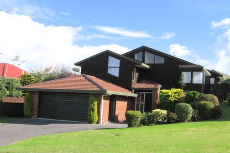 Photo of property in 7 Billabong Place, Botany Downs, Auckland, 2010
