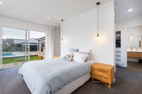 Photo of property in 8 Shearwater Lane, Point Wells, 0986