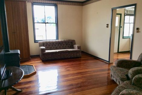 Photo of property in 6 Paraekaretu Street, Hunterville, 4730