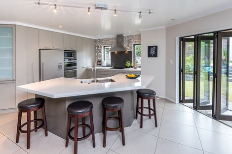 Photo of property in 11 Woodview Rise, Botany Downs, Auckland, 2010