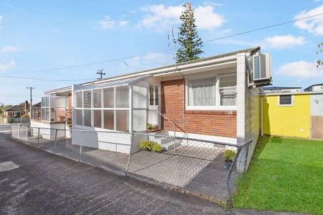 Photo of property in 2/70 Station Road, Papatoetoe, Auckland, 2025
