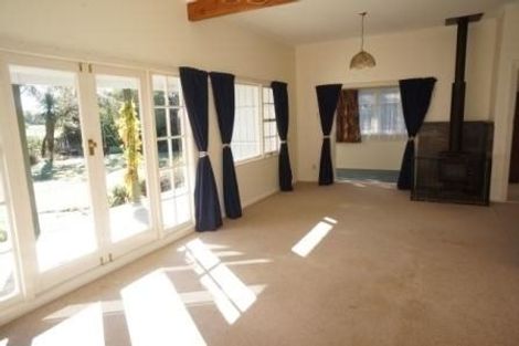 Photo of property in 122 Ashworths Road, Amberley, 7481