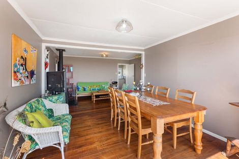 Photo of property in 66a Marine Parade, Otaki Beach, Otaki, 5512