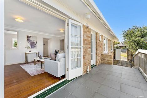 Photo of property in 30 Kereru Street, Henderson, Auckland, 0612