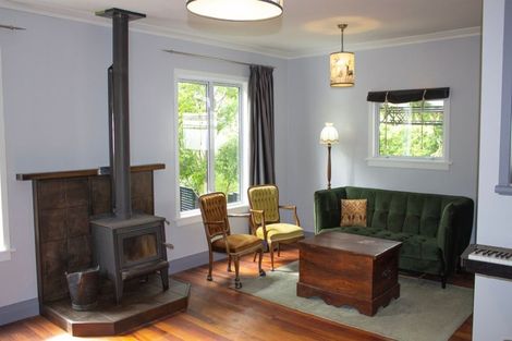 Photo of property in 84 Govett Avenue, Frankleigh Park, New Plymouth, 4310