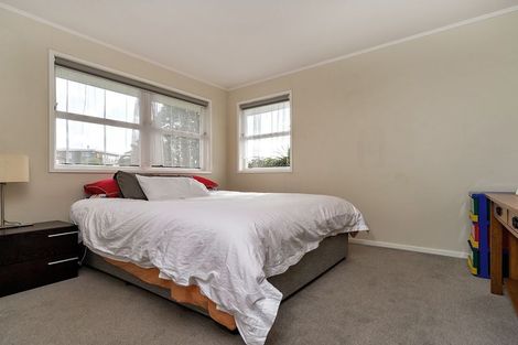 Photo of property in 32 Rosewarne Crescent, Glendene, Auckland, 0602