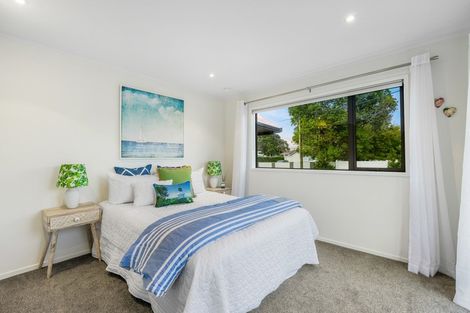 Photo of property in 2 Claude Road, Stanmore Bay, Whangaparaoa, 0932